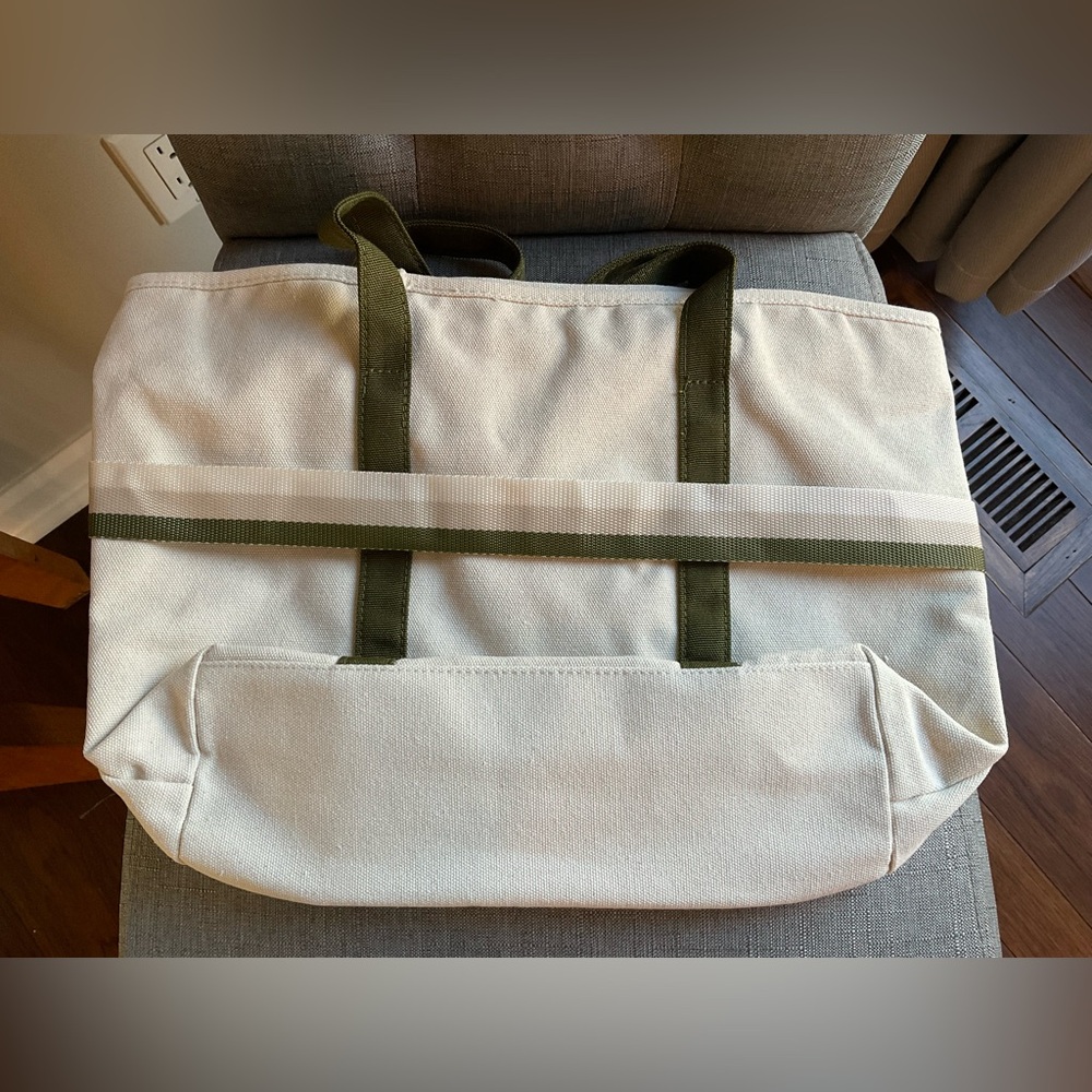 DSW Canvas Travel Tote - New Without Tags - Picture 4 of 13